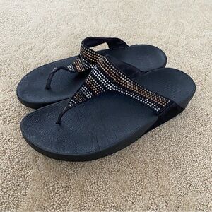 FitFlop Women’s US 7 Strobe Rhinestone Sandals Black Thong Wedge Flip Flop